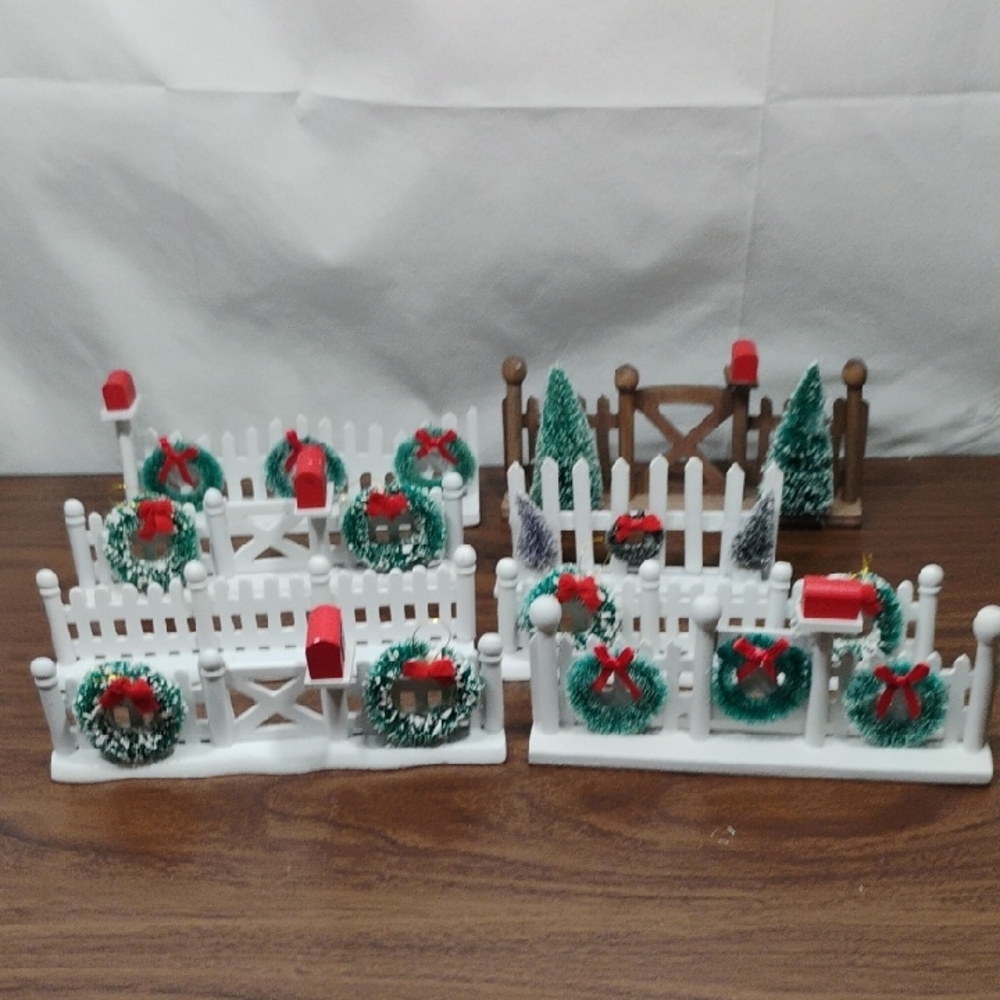 8 Pc Wood Festive Holiday Fence Ornament Set